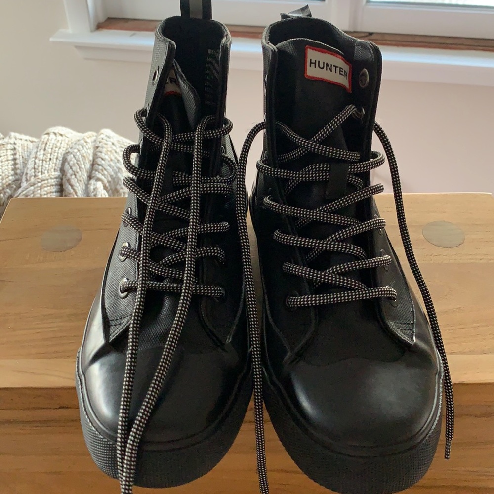 Hunter black lace up ankle rain/ mud boots. Sz: 7.5